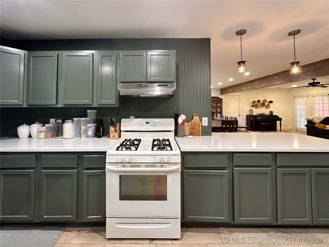 27369 131 St St, House other with 3 bedrooms, 2 bathrooms and null parking in Coweta OK | Image 14