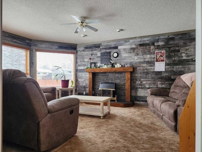 415 8 Street N, House other with 4 bedrooms, 3 bathrooms and 4 parking in Picture Butte AB | Image 8