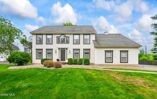 9 Owasco Court, Niskayuna, NY, 12309 | Card Image