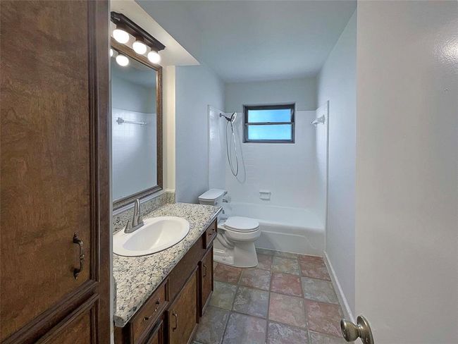 5108 Halbert Dr, House other with 3 bedrooms, 2 bathrooms and 2 parking in Pearland TX | Image 7