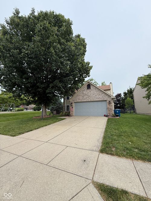 8850 Tanner Dr, Fishers, IN, 46038-3009 | Card Image