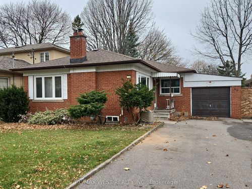 30 Golfwood Hts, Etobicoke, ON, M9P3M1 | Card Image