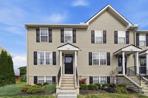 228 Millpond Rd, Sunbury, OH, 43074-8458 | Card Image