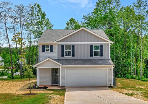 3305 Rian Dr, Lenoir, NC, 28645-8676 | Card Image