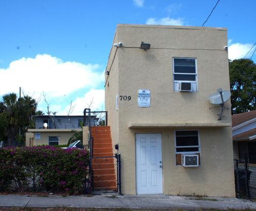 3-709 6th St, West Palm Beach, FL, 33401-3807 | Card Image