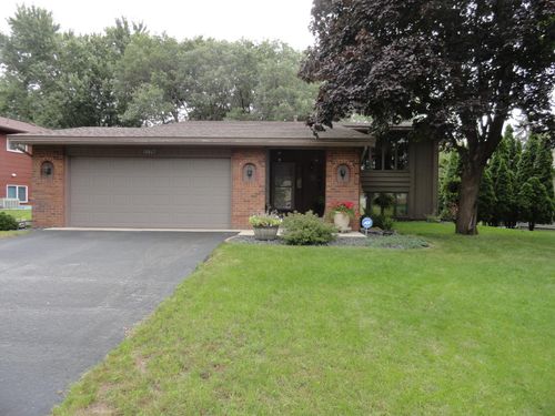 10867 Butternut St Nw, Coon Rapids, MN, 55448-4472 | Card Image