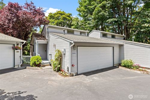 11323 101st Pl Ne, Kirkland, WA, 98033-4462 | Card Image