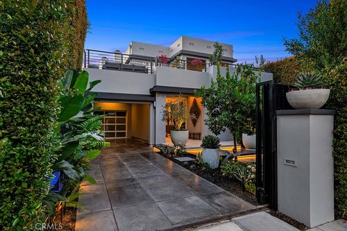 8719 Rosewood, West Hollywood, CA, 90048 | Card Image