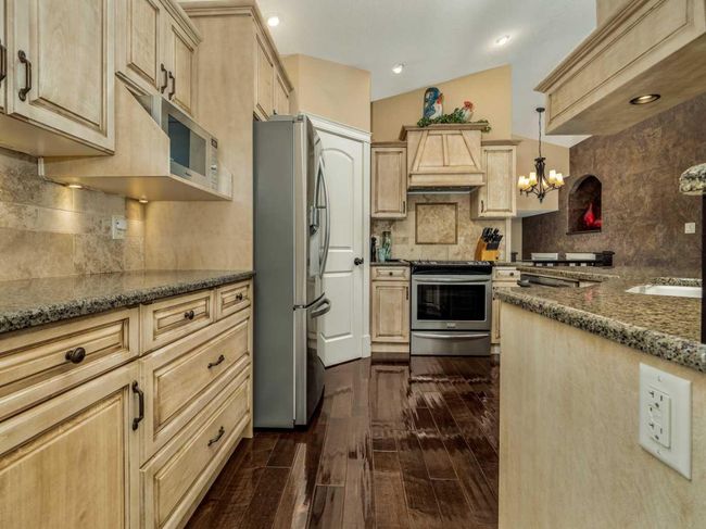 208 Mt Sunburst Place W, House other with 4 bedrooms, 3 bathrooms and 4 parking in Lethbridge AB | Image 14
