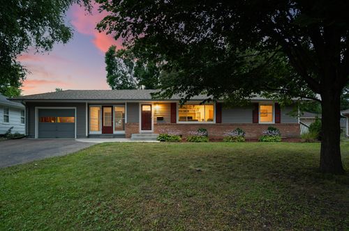6917 39th Ave N, Crystal, MN, 55427-1458 | Card Image