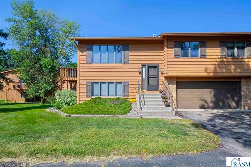104-45 Restless Ct, North Mankato, MN, 56003-2403 | Card Image