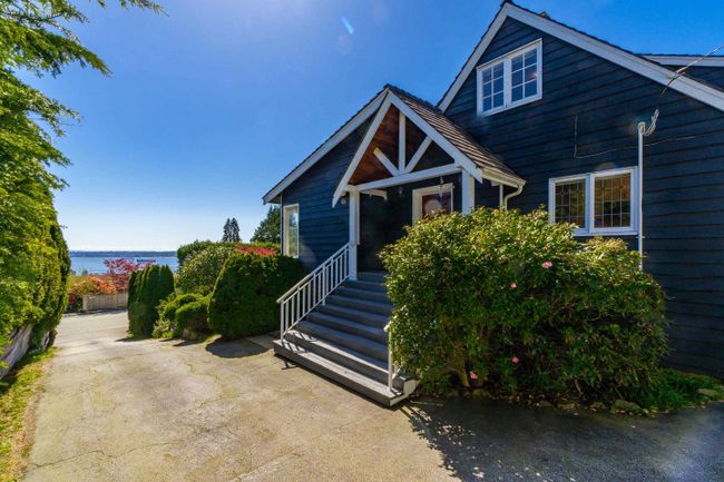2115 Queens Avenue, House other with 5 bedrooms, 3 bathrooms and 4 parking in West Vancouver BC | Image 3