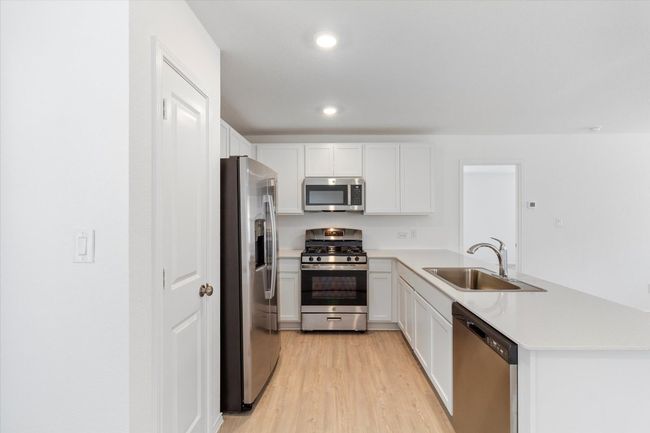 252 Sambre St, House other with 3 bedrooms, 2 bathrooms and 2 parking in Kyle TX | Image 5