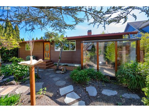 2525 Friendly St, Eugene, OR, 97405 | Card Image