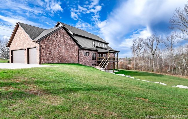 5560 Old Vincennes Rd, Home with 4 bedrooms, 4 bathrooms and null parking in Floyds Knobs IN | Image 8