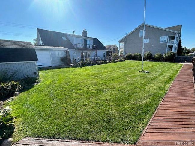 32241 N River Rd, House other with 3 bedrooms, 2 bathrooms and null parking in Harrison Twp MI | Image 60