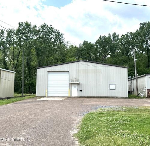 24 Feltus St, Natchez, MS, 39120-4243 | Card Image