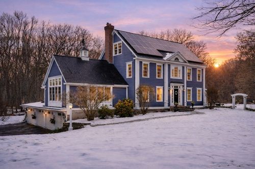 118 Moulton St, West Newbury, MA, 01985-2207 | Card Image