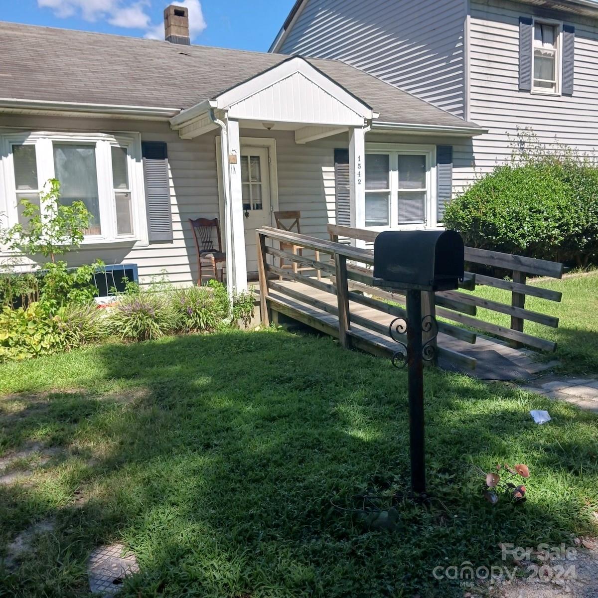 Hight St, Henderson, NC 27536