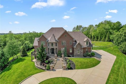 413 Wynstone Dr, Wexford, PA, 15090-8862 | Card Image