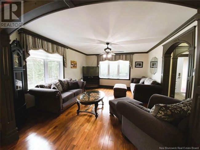1454 2 E Sault Rd, House other with 3 bedrooms, 4 bathrooms and null parking in Saint Joseph NB | Image 8