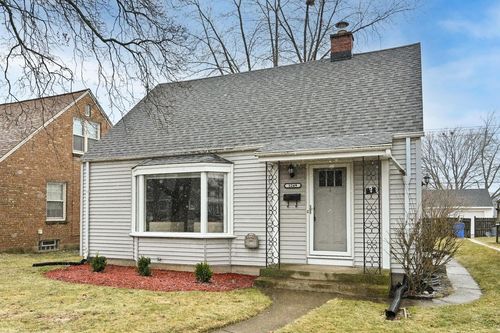 5249 N Bay Ridge Avenue, Whitefish Bay, WI, 53217 | Card Image