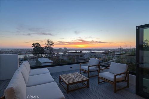 2212 Cliff Dr, Newport Beach, CA, 92663 | Card Image