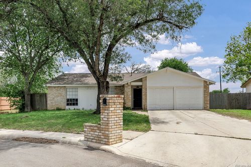 2822 Meadow River St, San Antonio, TX, 78251-2316 | Card Image