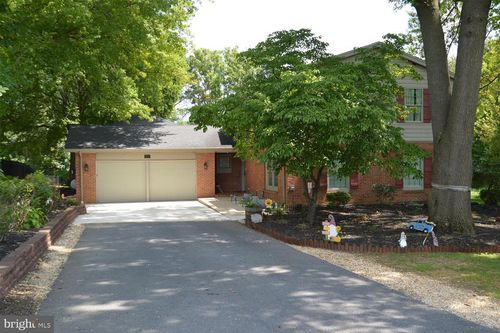 101 Sleepy Hollow Ct, Charles Town, WV, 25414-5829 | Card Image
