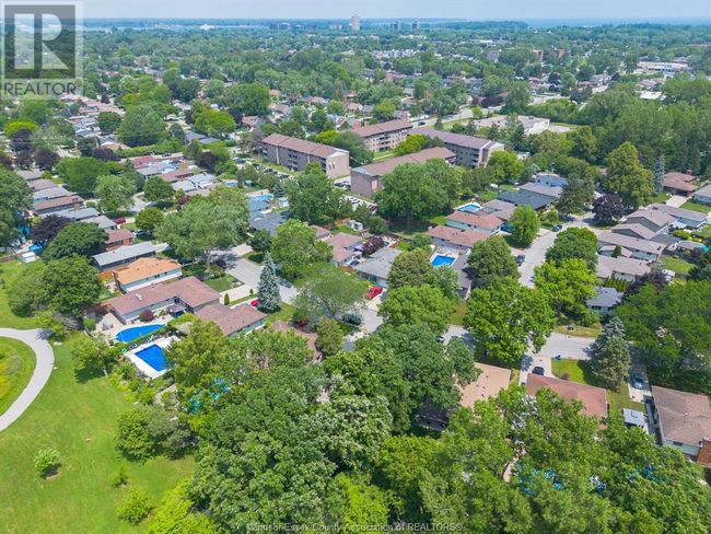 1361 Isabelle Pl, Home with 5 bedrooms, 2 bathrooms and null parking in Windsor ON | Image 41