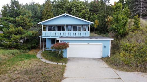 9306 Whispering Sands Dr, West Olive, MI, 49460-9364 | Card Image