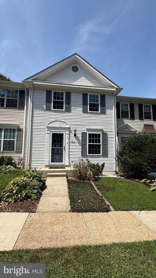 8 Bickel Ct, STERLING, VA, 20165-5720 | Card Image