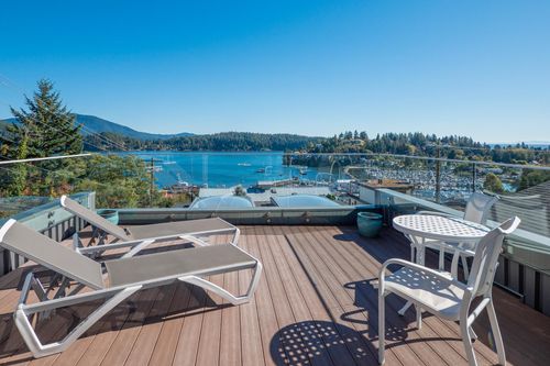 531 S Fletcher Road, Gibsons, BC, V0N1V9 | Card Image