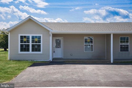 12 Pacific Ave, MILROY, PA, 17063-8810 | Card Image