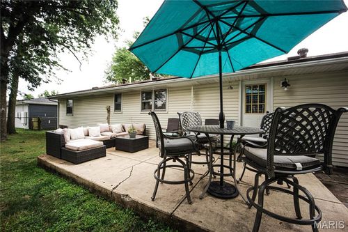 416 Wyoming St, Bethalto, IL, 62010-1739 | Card Image