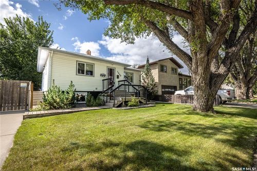 1209 Av L S, Saskatoon, SK, S7M2J8 | Card Image