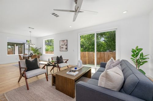 1-1704 Redd St, Austin, TX, 78745-1052 | Card Image