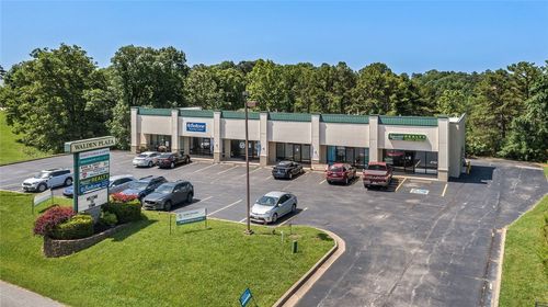 105 Passion Play Rd, Eureka Springs, AR, 72632-9495 | Card Image