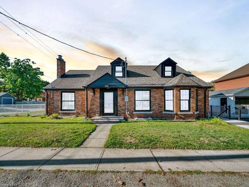 {{alt}} | Card Image