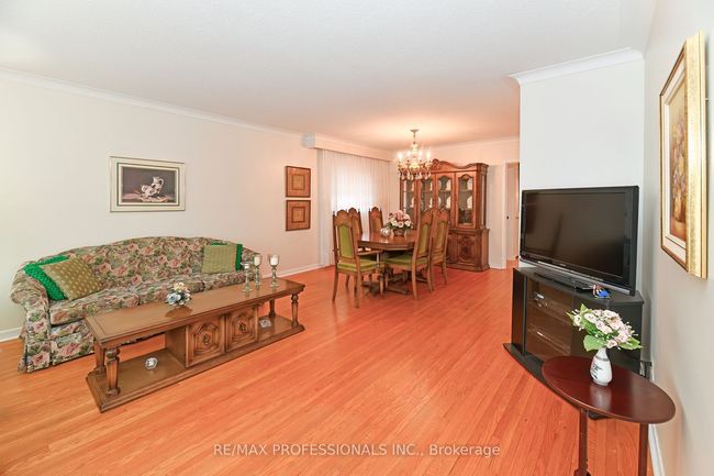 11 Pegasus Trail, House other with 3 bedrooms, 2 bathrooms and 1 parking in Scarborough ON | Image 9