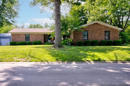 847 Beechwood St, Sellersburg, IN, 47172-1104 | Card Image