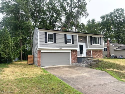 26946 Southwood Lane, Olmsted Twp, OH, 44138 | Card Image