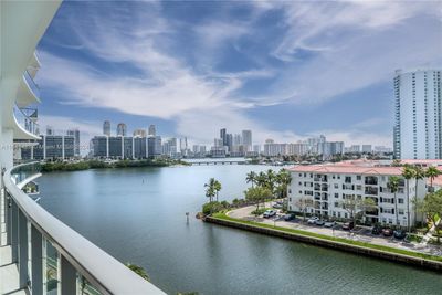 606 - 3250 Ne 188th St, Condo with 3 bedrooms, 5 bathrooms and null parking in Aventura FL | Image 2