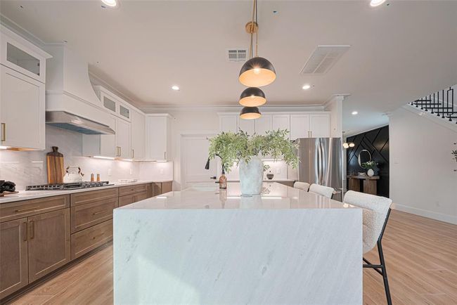 Photos shown are of a staged model home and are for illustrative purposes only. Actual features, finishes, and layout may vary depending on the selected upgrade packages. The builder reserves the right to make changes, substitutions, or modifications without prior notice. | Image 9