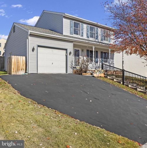 15 Pine Ridge Cir, ENOLA, PA, 17025-2056 | Card Image