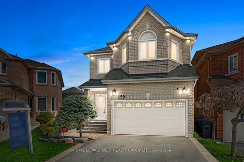859 Mays Cres, Mississauga, ON, L5V2J1 | Card Image
