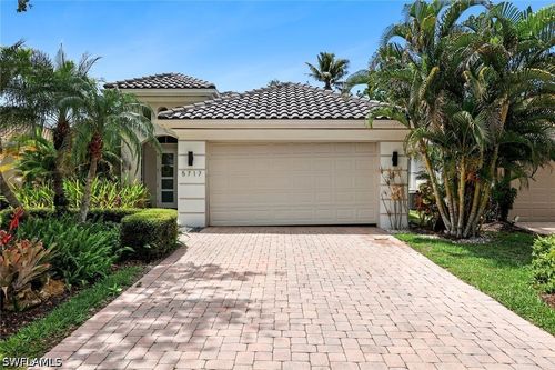 5717 Lago Villaggio Way, NAPLES, FL, 34104-5741 | Card Image