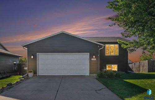 516 S Wheatland Ave, Sioux Falls, SD, 57106-6404 | Card Image