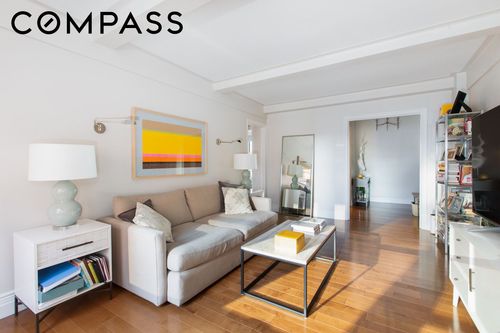 8a-433 W 34th St, New York, NY, 10001-1523 | Card Image