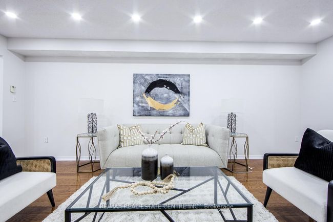 359 Bussel Cres, House attached with 3 bedrooms, 3 bathrooms and 1 parking in Milton ON | Image 9